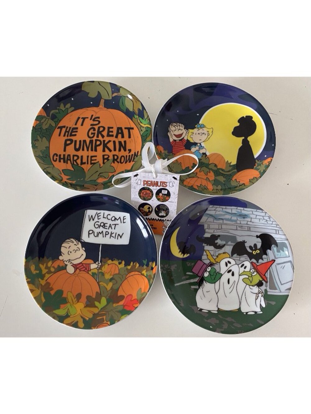 Set Of 4 Peanuts Snoopy Charlie Brown Great Pumpkin 6" Appetizer Plates NEW